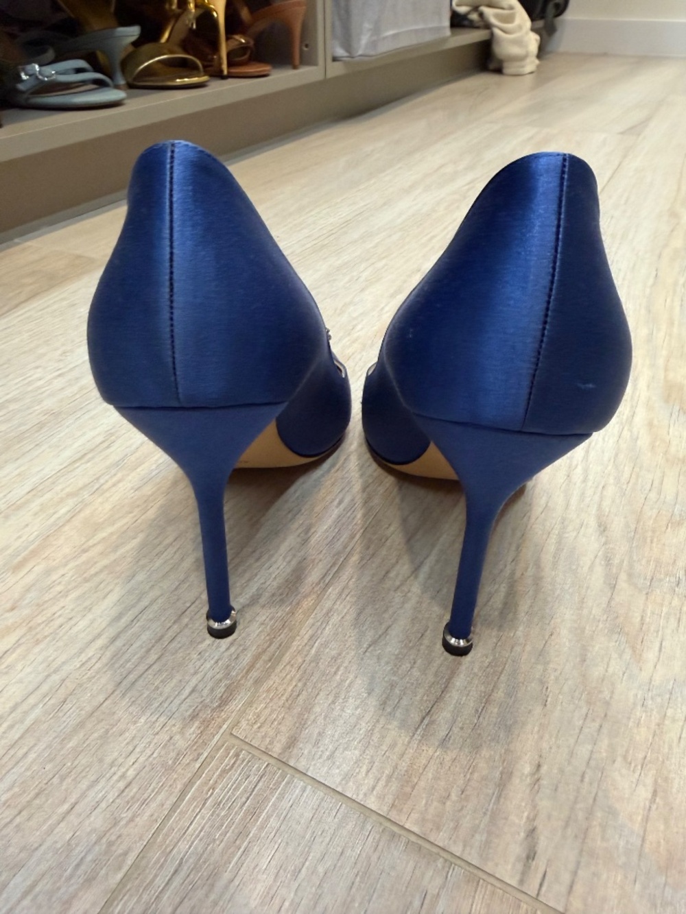Manolo Blahnik Hangisi 105mm - Picture 2 of 5